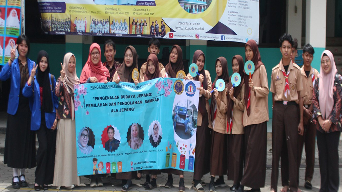 PKM "Pengenalan Budaya Pemilahan dan Pengolahan Sampah ala Jepang" di SMA Martia Bhakti